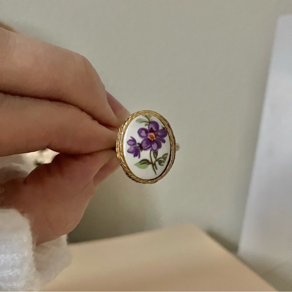 Painted African Violets Enamel Gold Adjustable Antique Ring Statement Floral - Picture 12 of 14